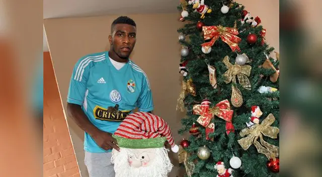 Carlos Ascues es tentado por Sporting Cristal para el 2016. Carlos Ascues es tentado por Sporting Cristal para el 2016.