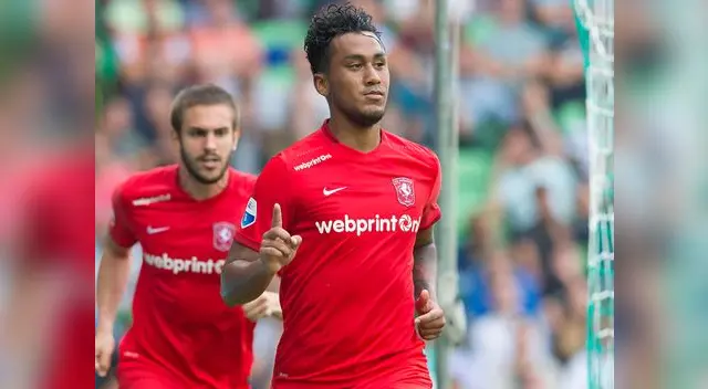 Renato Tapia celebra un gol con el Twente esta temporada.