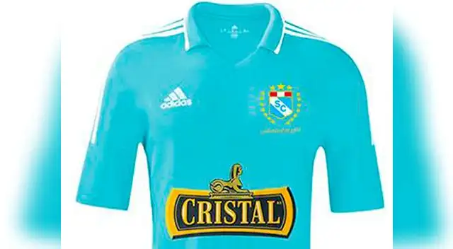El cuello de camiseta estará presente este 2016 