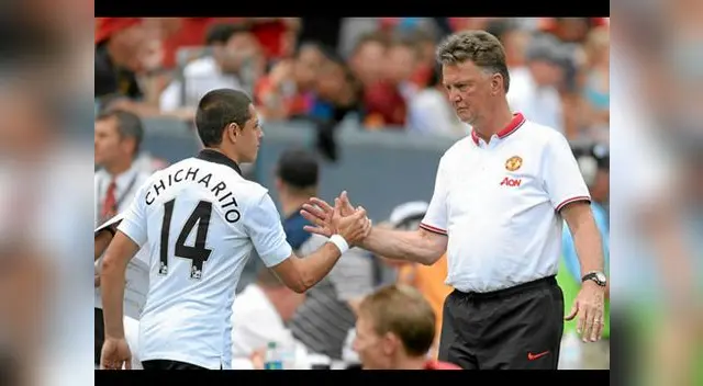 Chicharito Hernández y Louis van Gaal, durante su etapa en el Manchester United. Chicharito Hernández y Louis van Gaal, durante su etapa en el Manchester United.