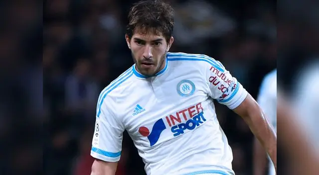 Lucas Silva fue elegido el mejor volante de Brasil en 2014. Lucas Silva fue elegido el mejor volante de Brasil en 2014.