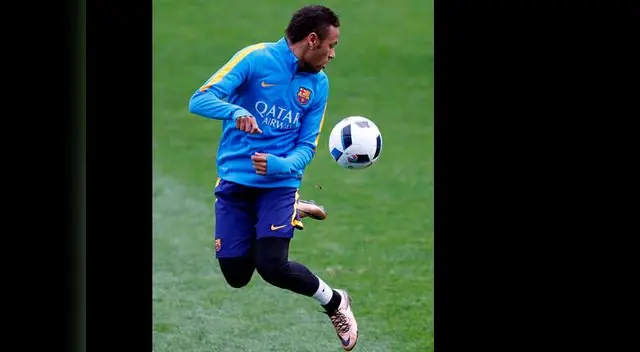 Neymar y su muestra de Free Style Neymar y su muestra de Free Style