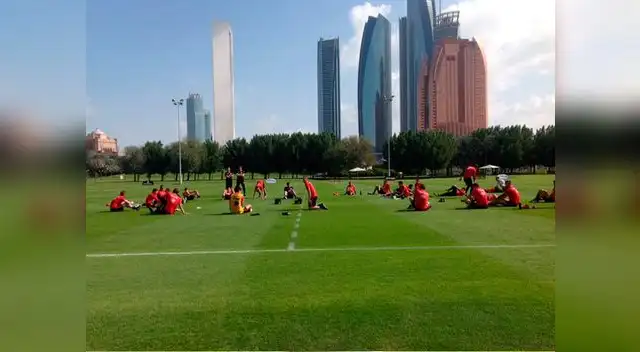 Carlos zambrano y la pre temporada del Eintracht Frankfurt en Abu Dhabi Carlos zambrano y la pre temporada del Eintracht Frankfurt en Abu Dhabi