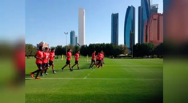 Carlos zambrano y la pre temporada del Eintracht Frankfurt en Abu Dhabi Carlos zambrano y la pre temporada del Eintracht Frankfurt en Abu Dhabi