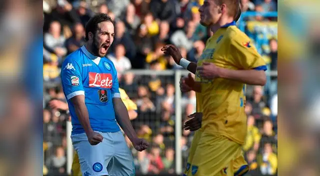 Gonzalo Higuaín celebra su golazo al Frosinone. Gonzalo Higuaín celebra su golazo al Frosinone.
