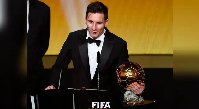 Lionel Messi ganó cinco títulos con el Barcelona en 2015. Lionel Messi ganó cinco títulos con el Barcelona en 2015.