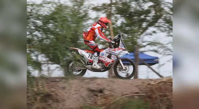 Rally Dakar 2016: en plena carrera del motociclista peruano Rally Dakar 2016: en plena carrera del motociclista peruano