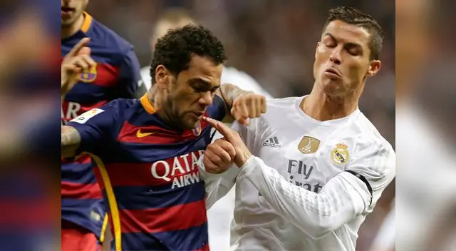 Cristiano Ronaldo sostiene que Dani Alves solo busca promoción. El brasileño le respondió vía Twitter. Cristiano Ronaldo sostiene que Dani Alves solo busca promoción. El brasileño le respondió vía Twitter.