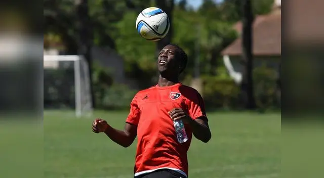 Advincula se esforzó para marcar por la izquierda