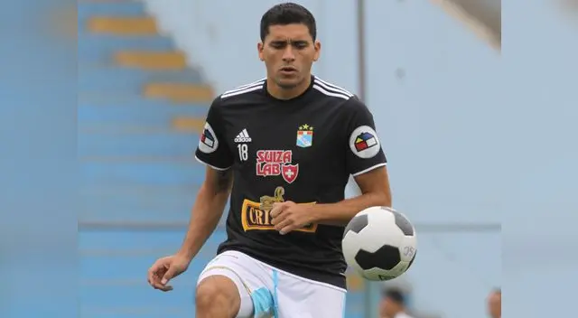 Jesús Álvarez se cansó de esperar a Alianza Lima y fichó por Unión Comercio Jesús Álvarez se cansó de esperar a Alianza Lima y fichó por Unión Comercio