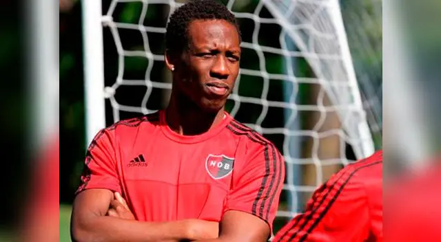 Luis Advíncula, recibió elogios de su nuevo técnico en Newell´s Old Boys Luis Advíncula, recibió elogios de su nuevo técnico en Newell´s Old Boys