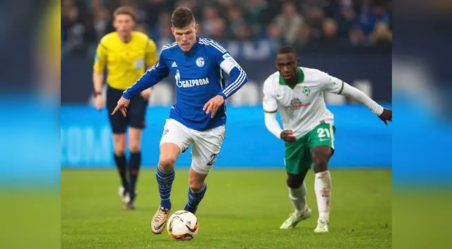 Schalke 04 vs. Werder Bremen: Huntelaar se escapa ante la marca de Ujah