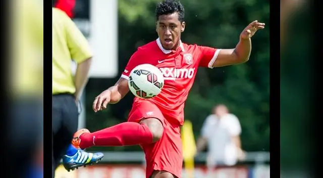 Renato Tapia, perdió con el Twente frente al PSV Renato Tapia, perdió con el Twente frente al PSV
