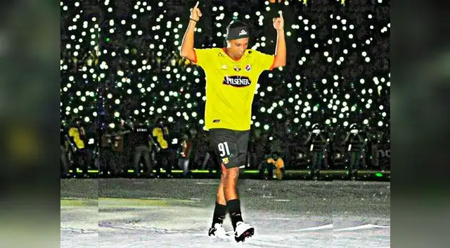 'Dinho' siempre mostrando su humildad 'Dinho' siempre mostrando su humildad