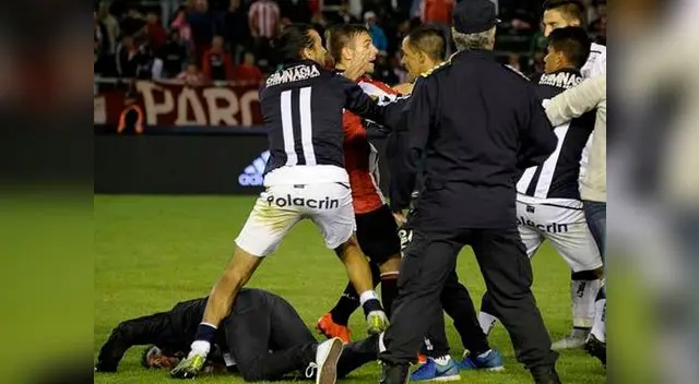 Jugadores dieron un penoso espectáculo a nivel mundial  