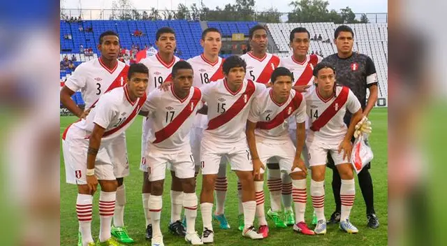 Daniel Ahmed y la sub 20 que dirigió en el 2013