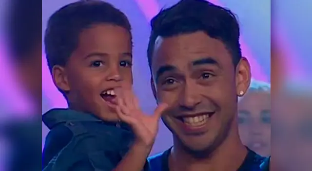 Jefferson Farfán: hijos de la 'Foca' visitaron a Diego Chávarry en set de Esto es Guerra. Jefferson Farfán: hijos de la 'Foca' visitaron a Diego Chávarry en set de Esto es Guerra.