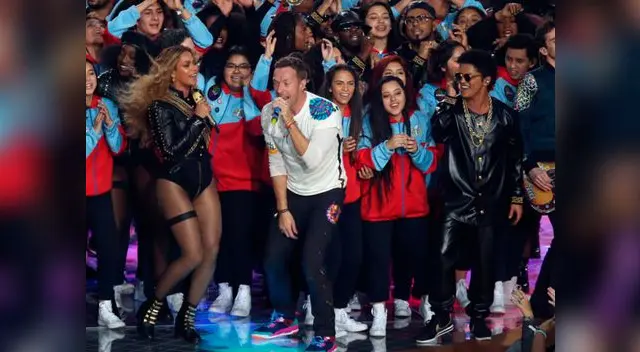 Coldplay, beyonce y Bruno Mars en su presentación en el Super Bowl 2016 Coldplay, beyonce y Bruno Mars en su presentación en el Super Bowl 2016