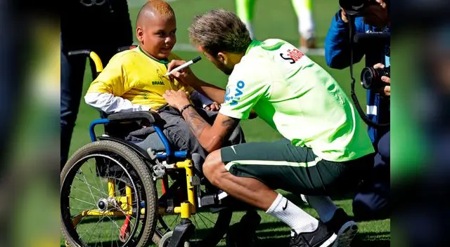 Neymar, Cristiano Ronaldo y Lionel Messi nos dan una lección de humildad Neymar, Cristiano Ronaldo y Lionel Messi nos dan una lección de humildad