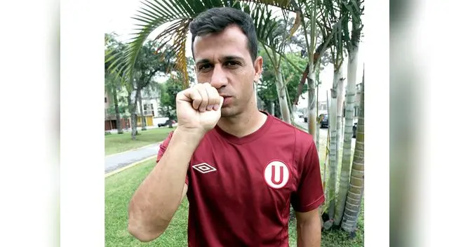 Siguiendo con el festejo, “Guasta” se “chupa” el dedo en honor a su último hijo Bastian Siguiendo con el festejo, “Guasta” se “chupa” el dedo en honor a su último hijo Bastian