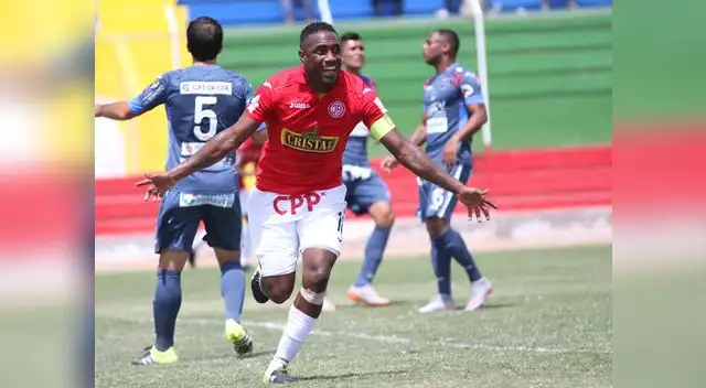 El 'Pana' anotó los dos goles ante los  'cremas' 