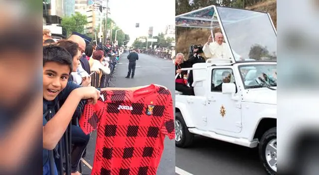 Hijo de juan Reynoso entrego camiseta al papa Hijo de juan Reynoso entrego camiseta al papa