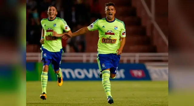 Santiago Silva y Gabriel Costa celebran el golazo del uruguayo ante Melgar. Santiago Silva y Gabriel Costa celebran el golazo del uruguayo ante Melgar.