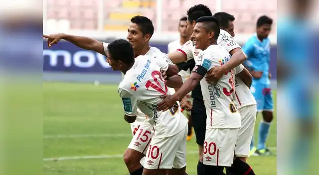 Universitario celebra uno de los goles ante La Bocana Universitario celebra uno de los goles ante La Bocana