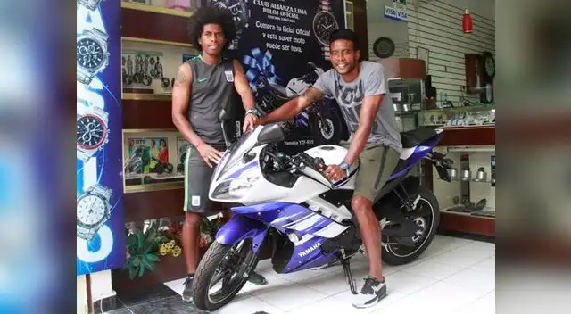 Lionard Pajoy y Julio Landauri posan en producción para LÍBERO.