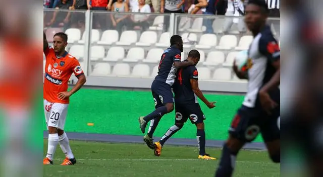 Alianza Lima vs. César Vallejo: Luis Ramírez celebra su tanto de tiro libre Alianza Lima vs. César Vallejo: Luis Ramírez celebra su tanto de tiro libre
