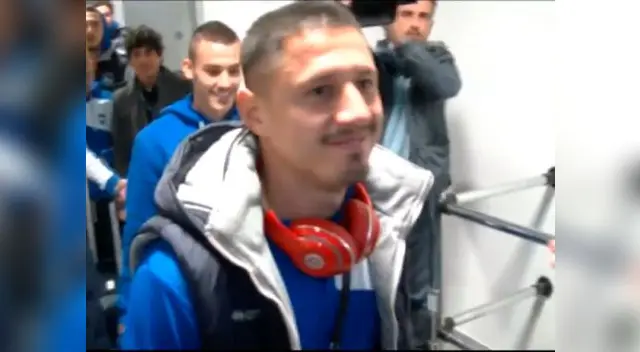 Gianluca Lapadula en el aeropuerto de Pescara. Gianluca Lapadula en el aeropuerto de Pescara.
