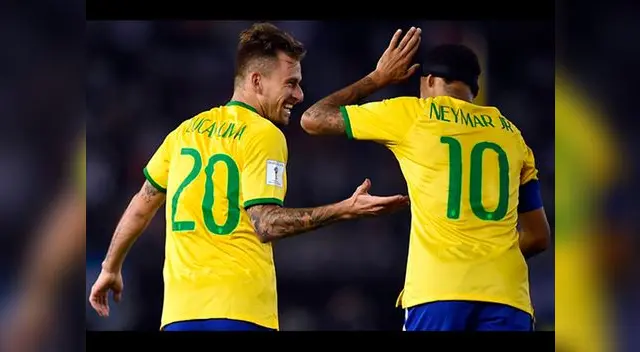Lucas Lima y Neymar celebran el golazo del primero a Argentina en Eliminatorias. Lucas Lima y Neymar celebran el golazo del primero a Argentina en Eliminatorias.