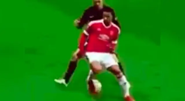 Memphis Depay y su espectacular huacha de taco a un rival Memphis Depay y su espectacular huacha de taco a un rival