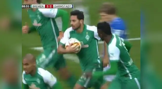 Claudio Pizarro y el gol que lo ubica dentro de los cinco goleadores históricos de la Bundesliga Claudio Pizarro y el gol que lo ubica dentro de los cinco goleadores históricos de la Bundesliga