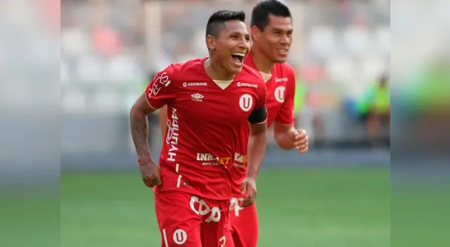 Raúl Ruidíaz celebra su segundo gol a Municipal. Raúl Ruidíaz celebra su segundo gol a Municipal.