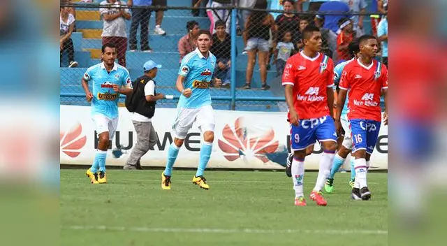Sporting Cristal vs. Unión comercio : Silva celebra su tanto de cabeza Sporting Cristal vs. Unión comercio : Silva celebra su tanto de cabeza