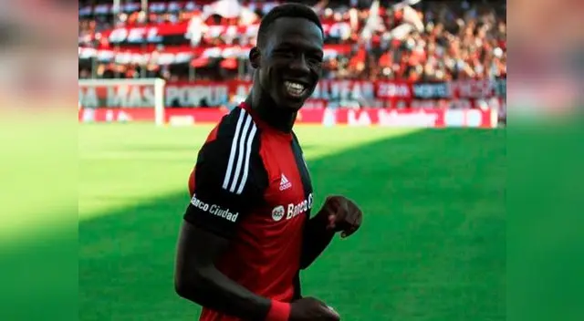 Con Luis Advíncula, Newell's empató 1-1 ante Atlético Rafaela por el Torneo de Transición. Con Luis Advíncula, Newell's empató 1-1 ante Atlético Rafaela por el Torneo de Transición.