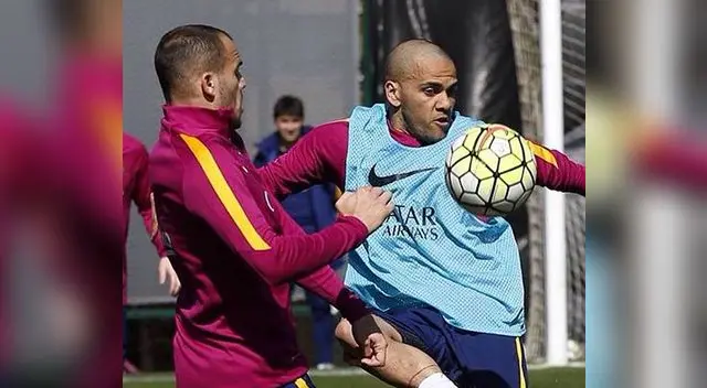 Alves demostró su personalidad extrovertida. Alves demostró su personalidad extrovertida.