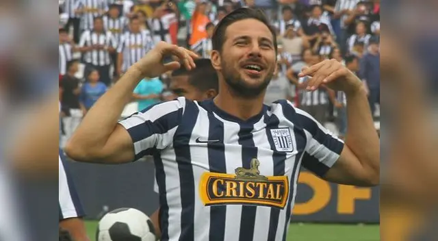 Claudio Pízarro recibe felicitación de Alianza Lima