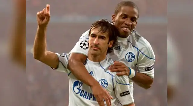 Raúl González hizo una dupla letal con Jefferson Farfán en el Schalke 04. Raúl González hizo una dupla letal con Jefferson Farfán en el Schalke 04.