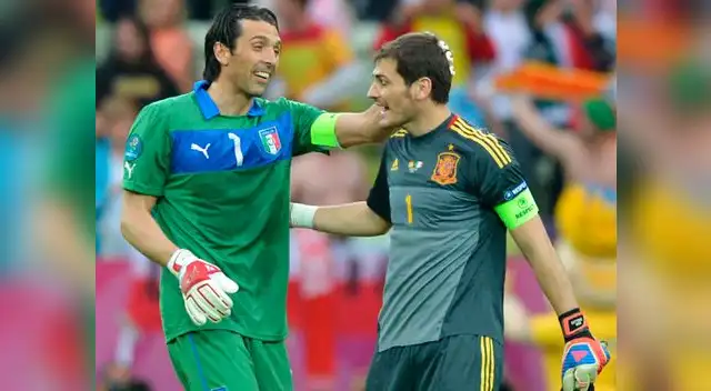 Gianluigi Buffon e Iker Casillas en la final de la Eurocopa 2012 entre Italia y España. Gianluigi Buffon e Iker Casillas en la final de la Eurocopa 2012 entre Italia y España.