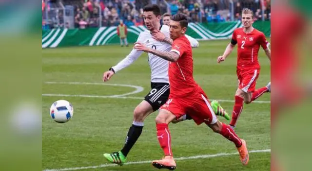 Jean Pierre Rhyner anunció su nuevo equipo y saludó a la 'Bicolor' Jean Pierre Rhyner anunció su nuevo equipo y saludó a la 'Bicolor'