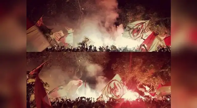 Hinchas de la 'U' y el increíble banderazo para el equipo Hinchas de la 'U' y el increíble banderazo para el equipo