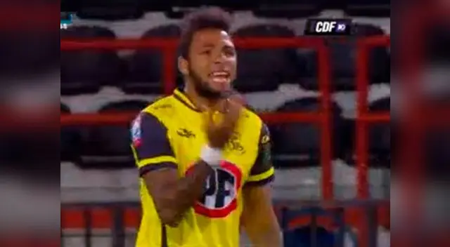 Alexi Gómez celebra su primer gol en el fútbol chileno. Alexi Gómez celebra su primer gol en el fútbol chileno.