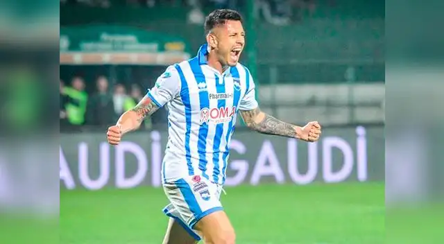 Gianluca Lapadula celebra un gol con el Pescara.