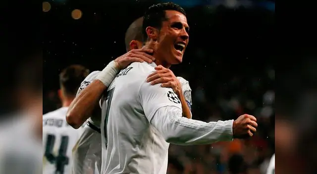Cristiano Ronaldo celebra su segundo gol al Wolfsburgo con Pepe. Cristiano Ronaldo celebra su segundo gol al Wolfsburgo con Pepe.