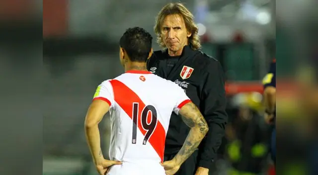 Ricardo Gareca da indicaciones a Yoshimar Yotún en el Perú vs. Uruguay. Ricardo Gareca da indicaciones a Yoshimar Yotún en el Perú vs. Uruguay.