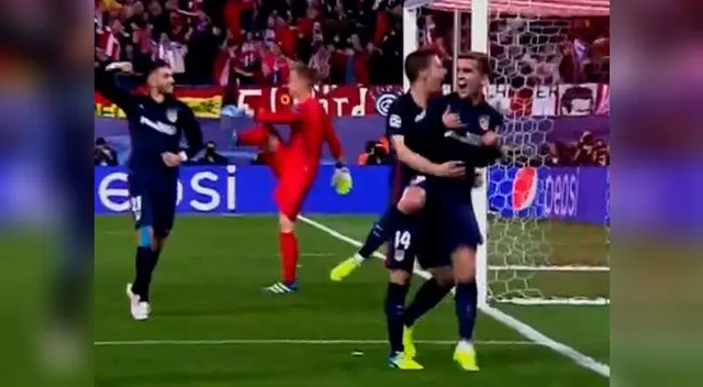 Antoine Griezmann celebra su gol con Gabi.