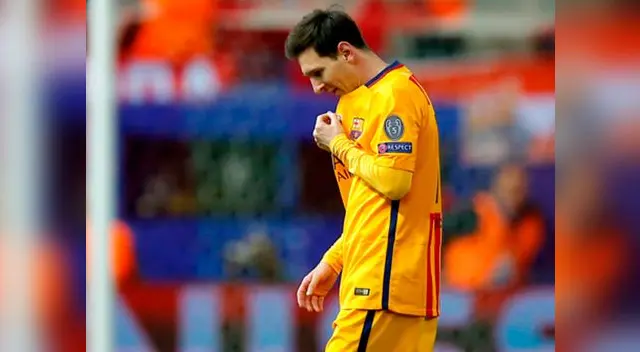 Lionel Messi se retira cabizbajo del Vicente Calderón tras la eliminación del Barcelona. Lionel Messi se retira cabizbajo del Vicente Calderón tras la eliminación del Barcelona.