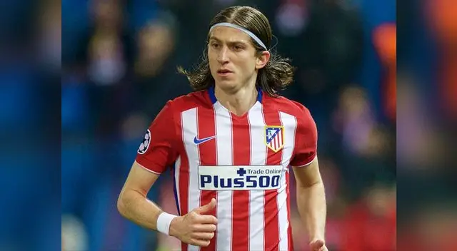 Filipe Luís juega en el Atlético de Madrid desde 2010 tras llegar procedente del Deportivo. Filipe Luís juega en el Atlético de Madrid desde 2010 tras llegar procedente del Deportivo.